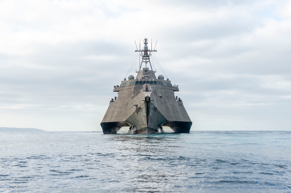 USS Santa Barbara (LCS 32) Underway at Sea