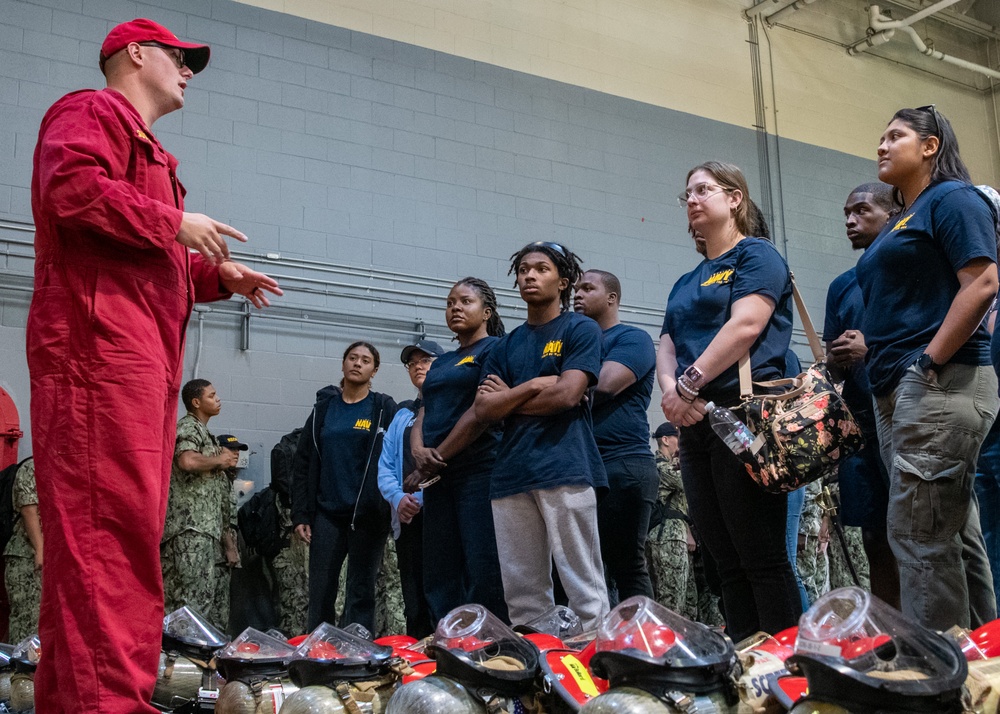Future Sailors tour RTC