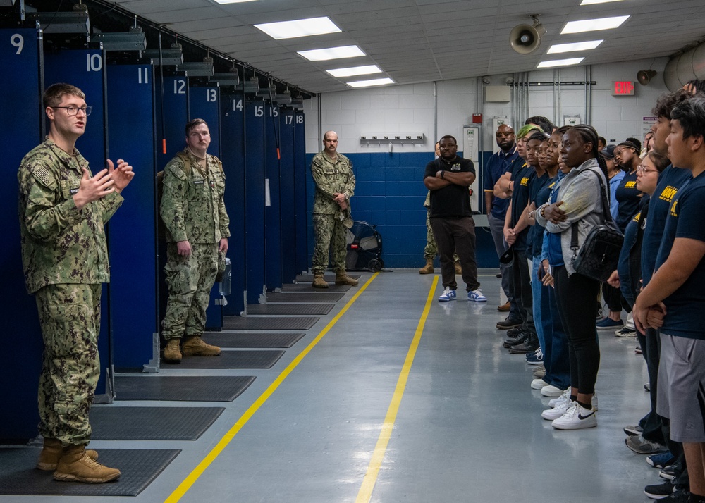 Future Sailors tour RTC