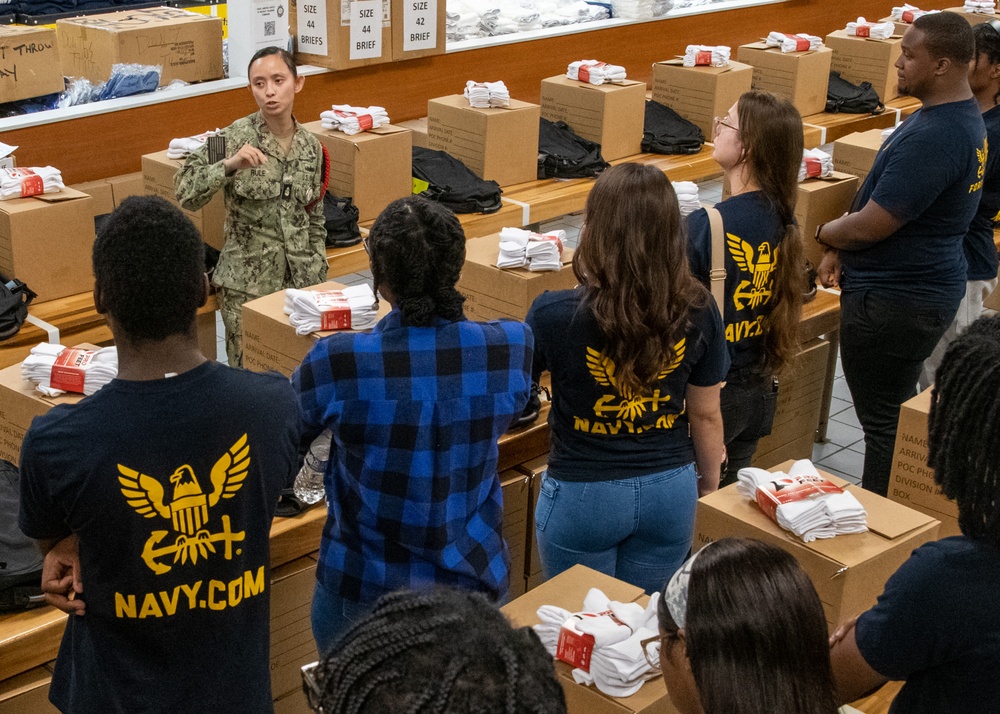 Future Sailors tour RTC