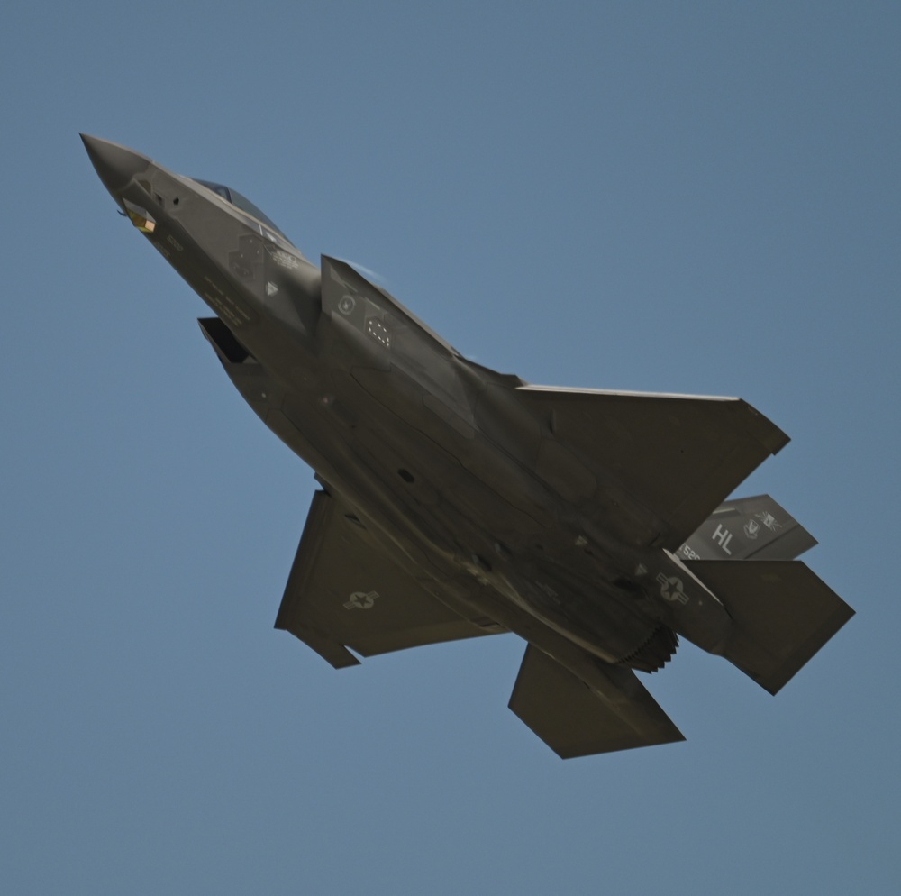Practice Show for Frontiers in Flight Air Show