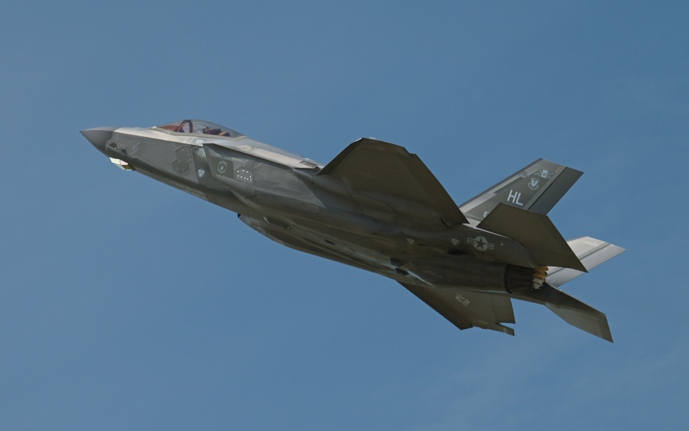 Practice Show for Frontiers in Flight Air Show