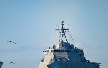 USS Savannah (LCS 28) Visits Naval Surface Warfare Center, Port Hueneme Division for Pre-deployment Checkup