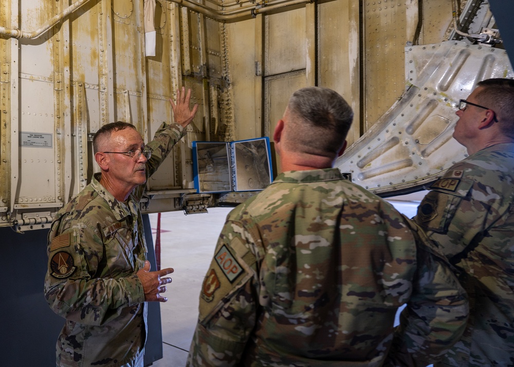 OC-ALC Commander Visits 507th ARW