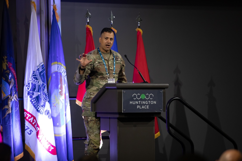 Brig. Gen. Wagh introduces Military Historian during the Joint Leadership Conference in Detroit