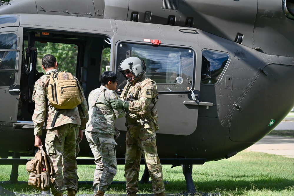 DCARNG Aviation provides Land Component Command (LCC) senior leaders transport