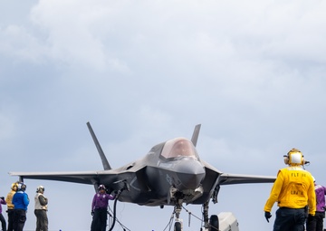 USS America (LHA 6) Conducts F-35B Flight Operations