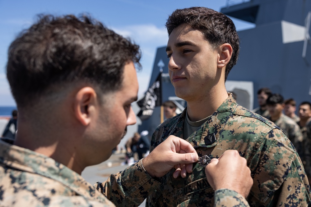 31st MEU corpsman receive Fleet Marine Force pin