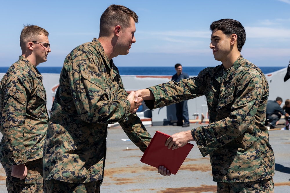 31st MEU corpsman receive Fleet Marine Force pin