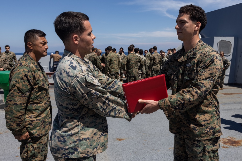 31st MEU corpsman receive Fleet Marine Force pin