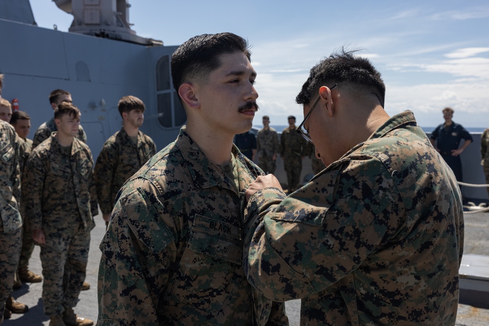31st MEU corpsman receive Fleet Marine Force pin