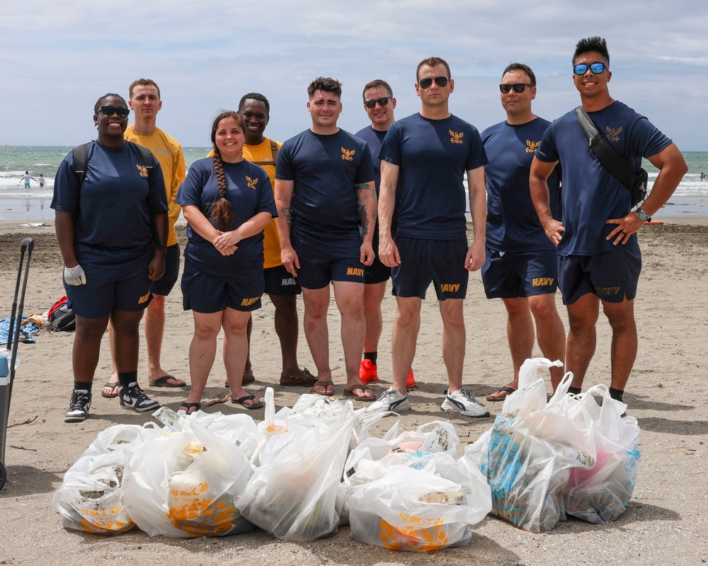 Kamakura Beach Cleanup