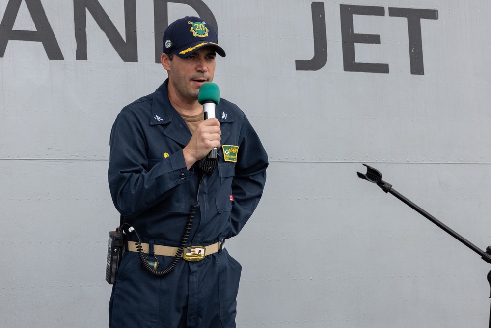 USS Green Bay presents Navy and Marine Corps Commendation Medals