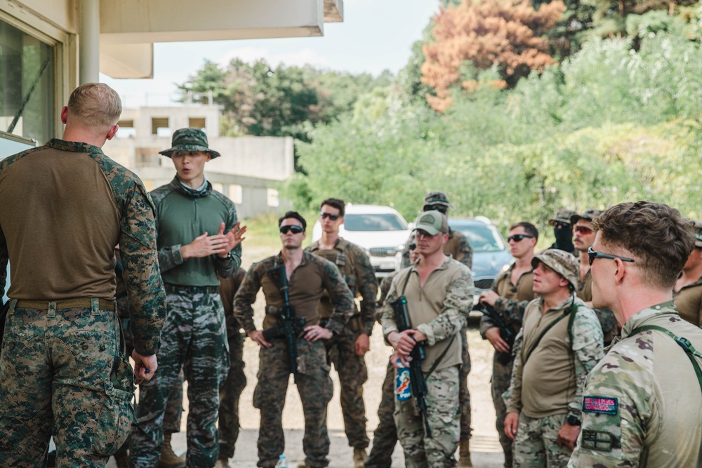 SY 24 | Combining Forces: 15th MEU, ROK Recon, British Royal Marine Commandos Conduct Raid Rehearsal