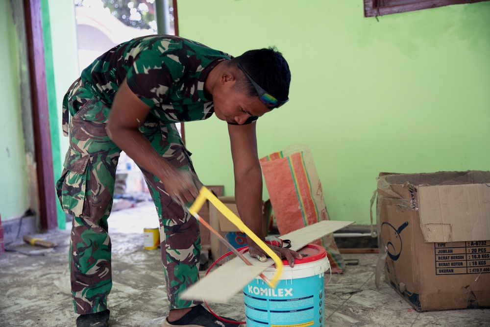 Indonesian Armed Forces partners with U.S. Army to renovate a school