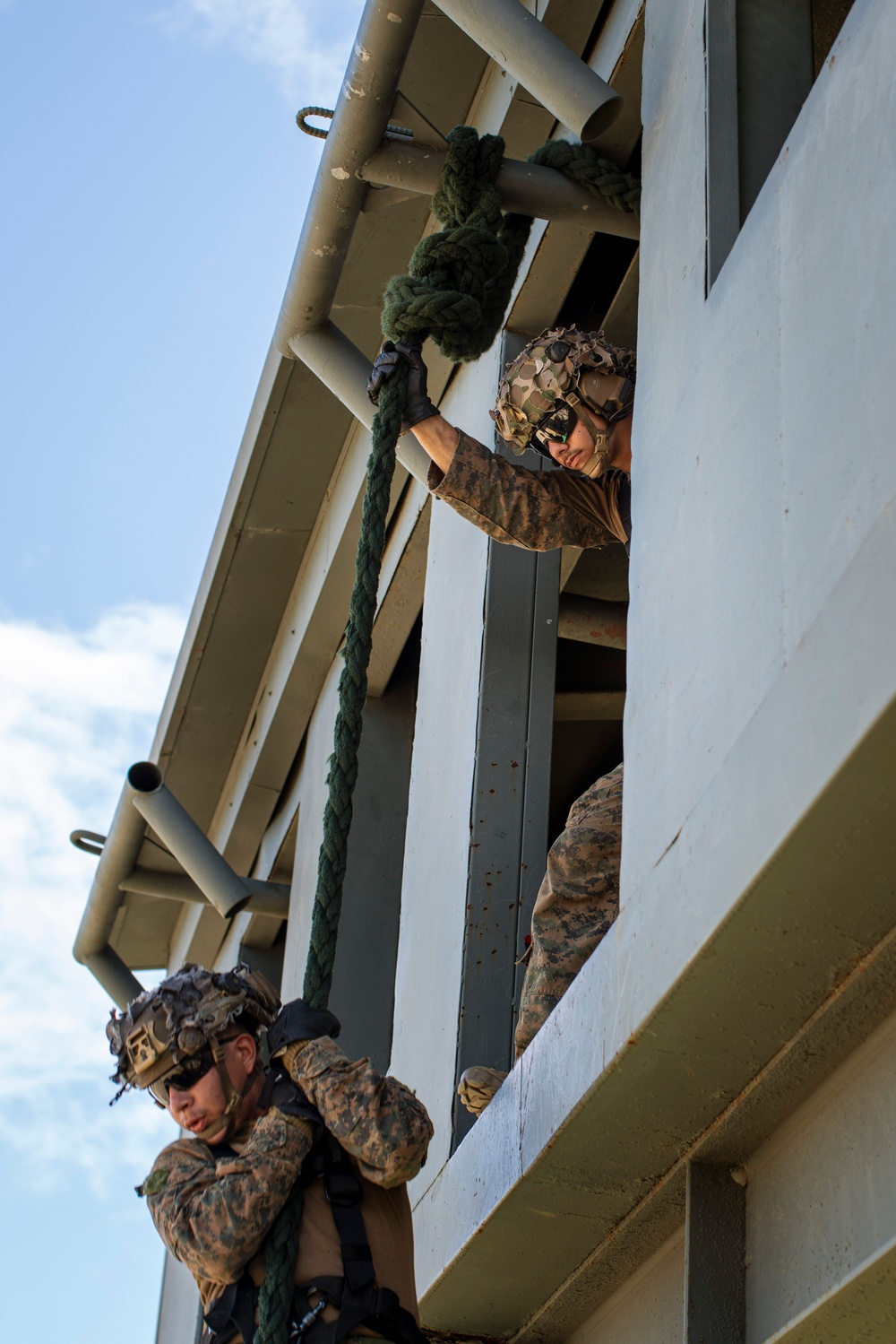 ROK Marines, 15th MEU Finish Mountain Warfare Training with MV-22 Fast-rope