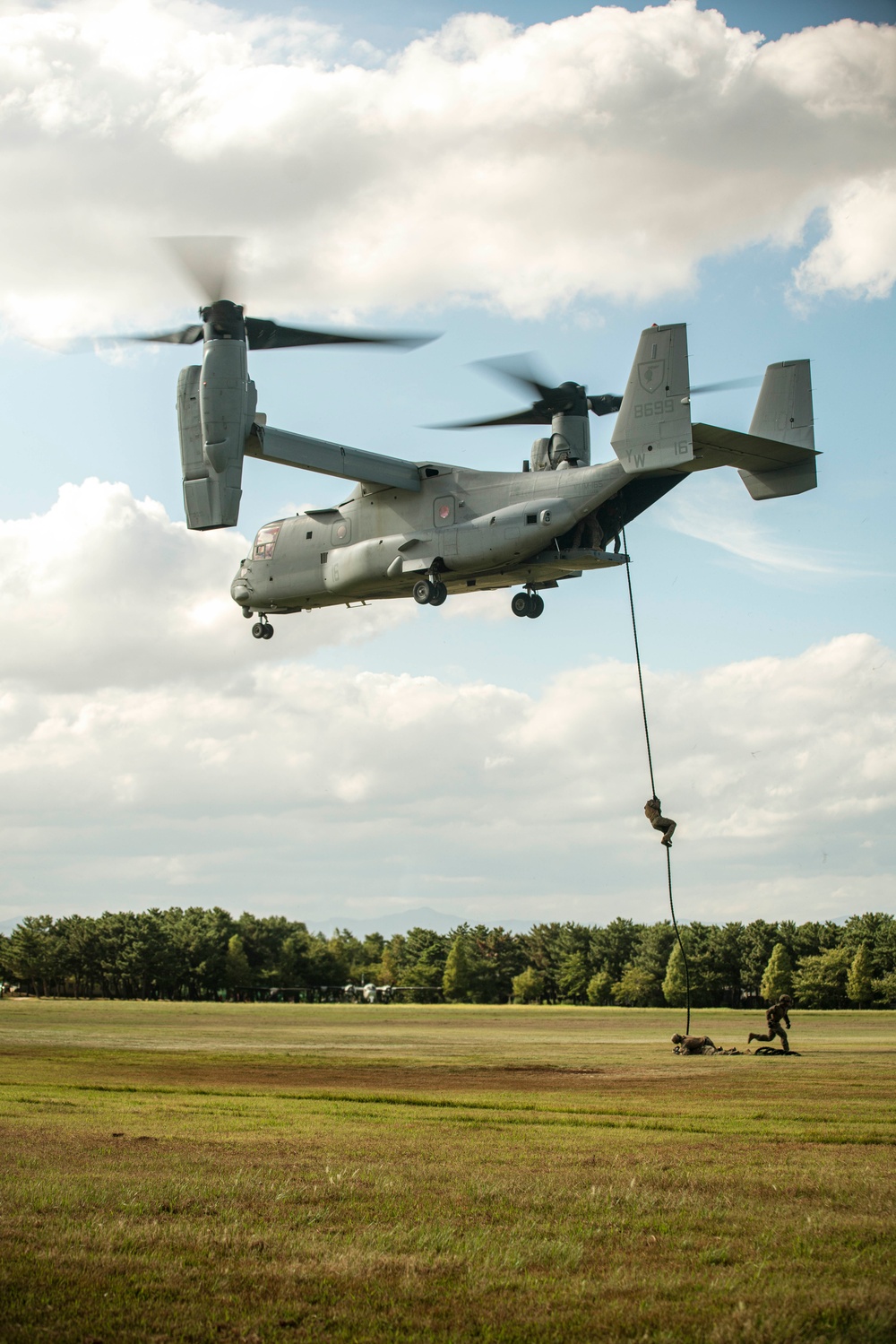 ROK Marines, 15th MEU Finish Mountain Warfare Training with MV-22 Fast-rope