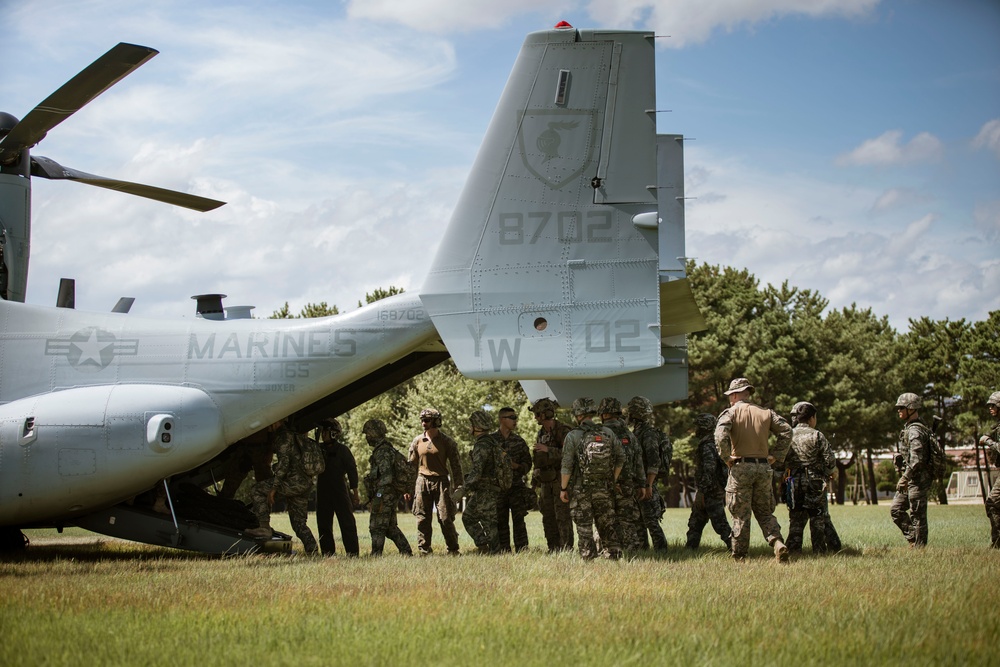 ROK Marines, 15th MEU Finish Mountain Warfare Training with MV-22 Fast-rope