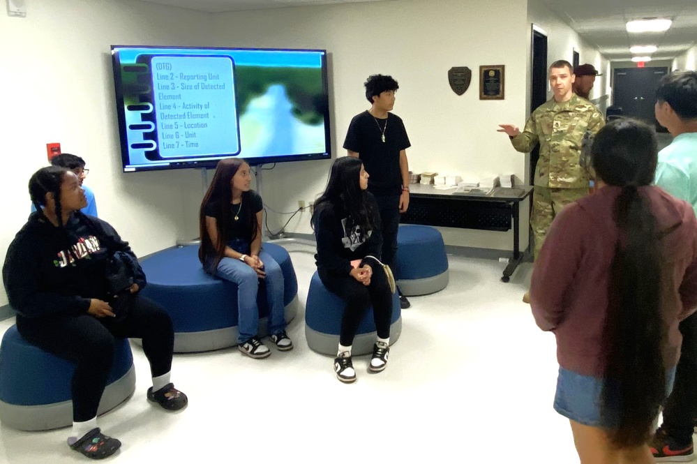 Milwaukee 9th graders experience Army life during Fort McCoy visit