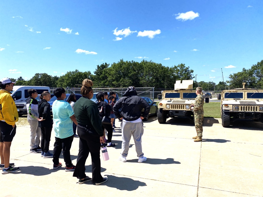 Milwaukee 9th graders experience Army life during Fort McCoy visit