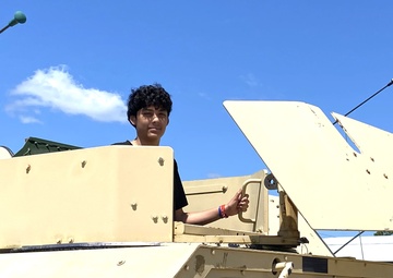 Milwaukee 9th graders experience Army life during Fort McCoy visit