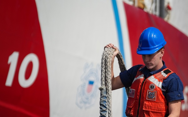 U.S. Coast Guard Cutter Polar Star returns to Seattle following dry dock repairs