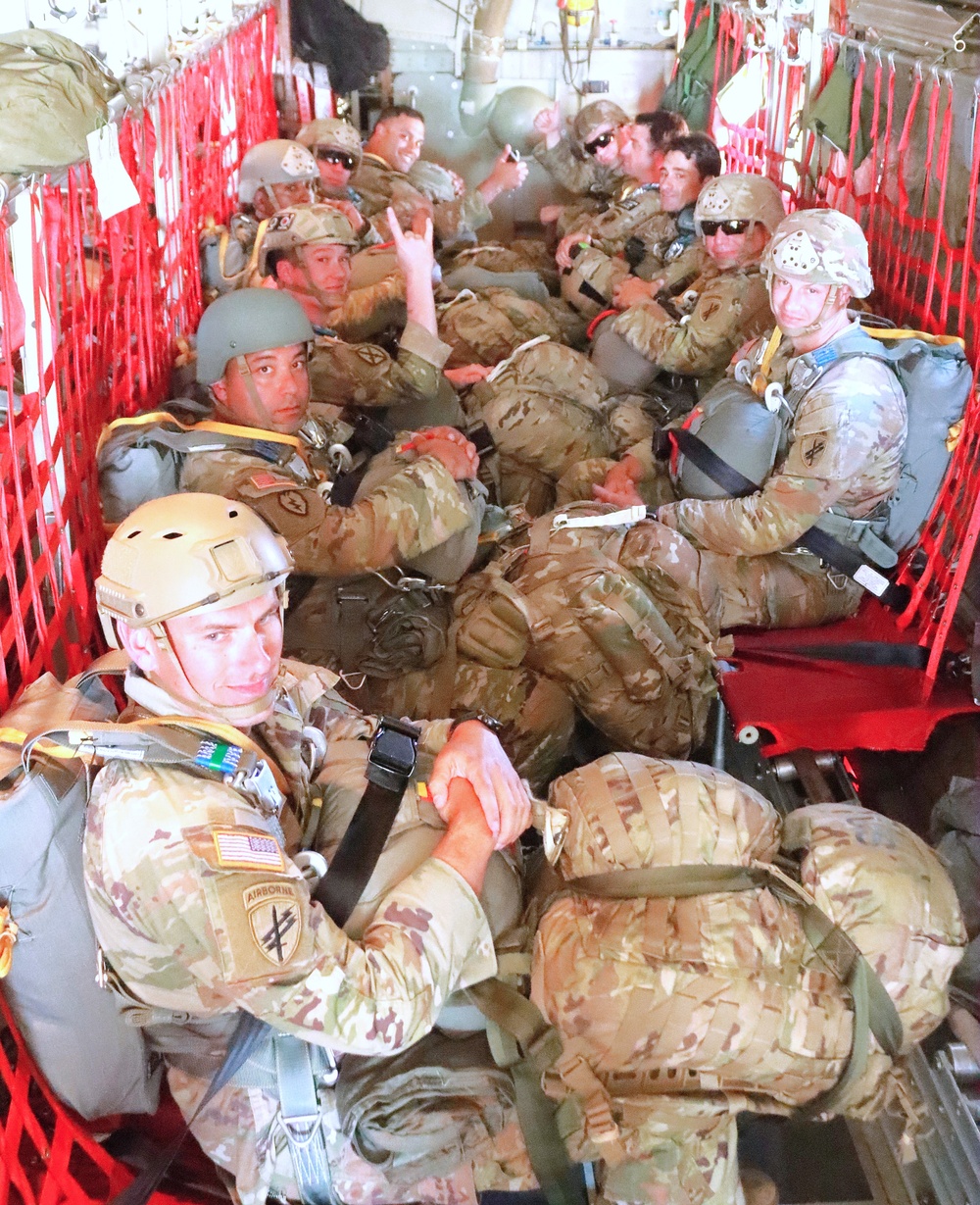 JB MDL- 404 Civil Affairs (Airborne) Conducts Airborne Operation