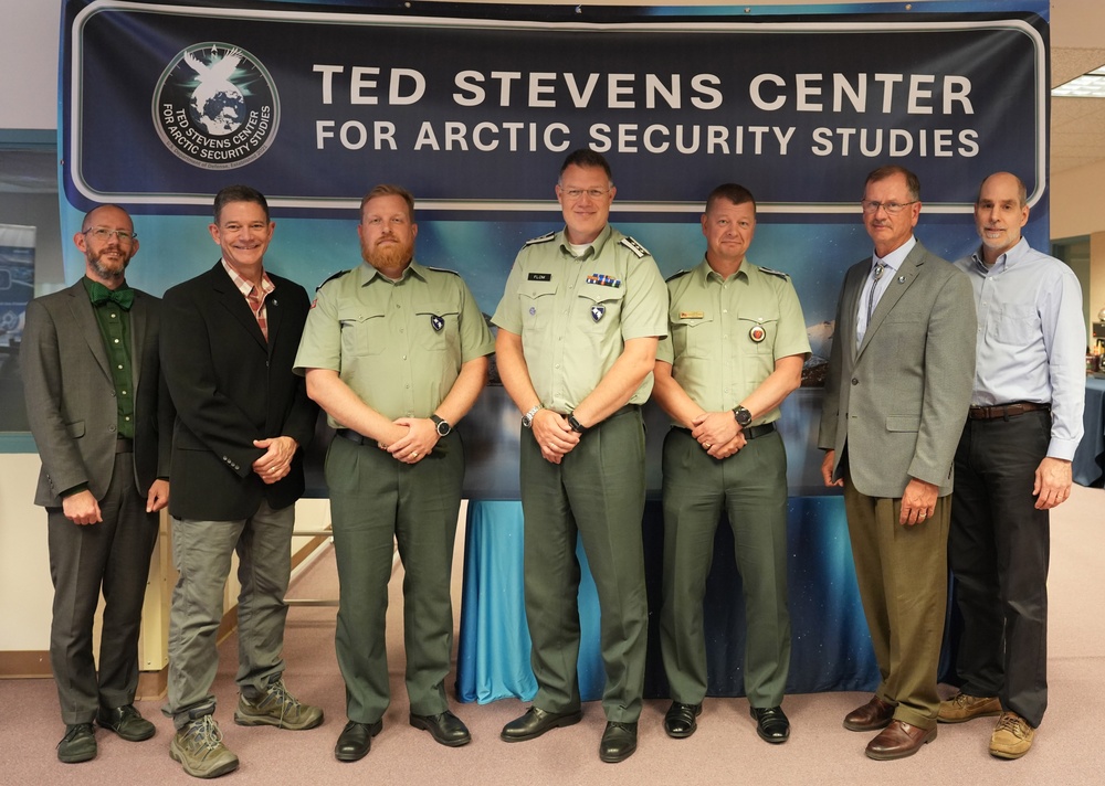 NATO Centre of Excellence Cold Weather Operations leaders visit TSC