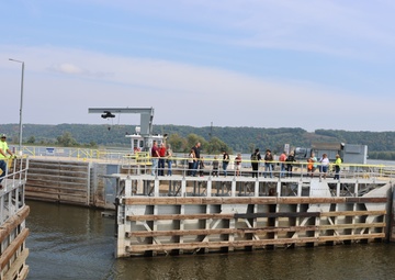 Corps of Engineers hosts Lock and Dam 10 open house