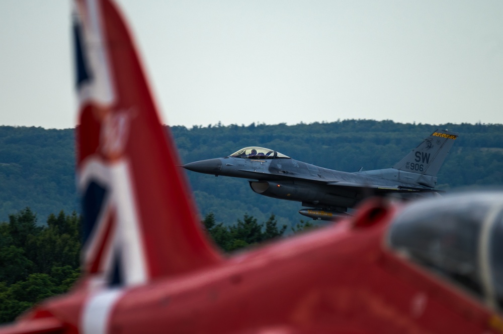 The U.S. Air Force F-16 Viper Demonstration Team performs at the Airshow Atlantic