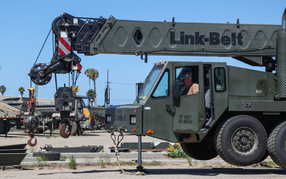 NMCB 4 Seabees Assemble Rock Breaker