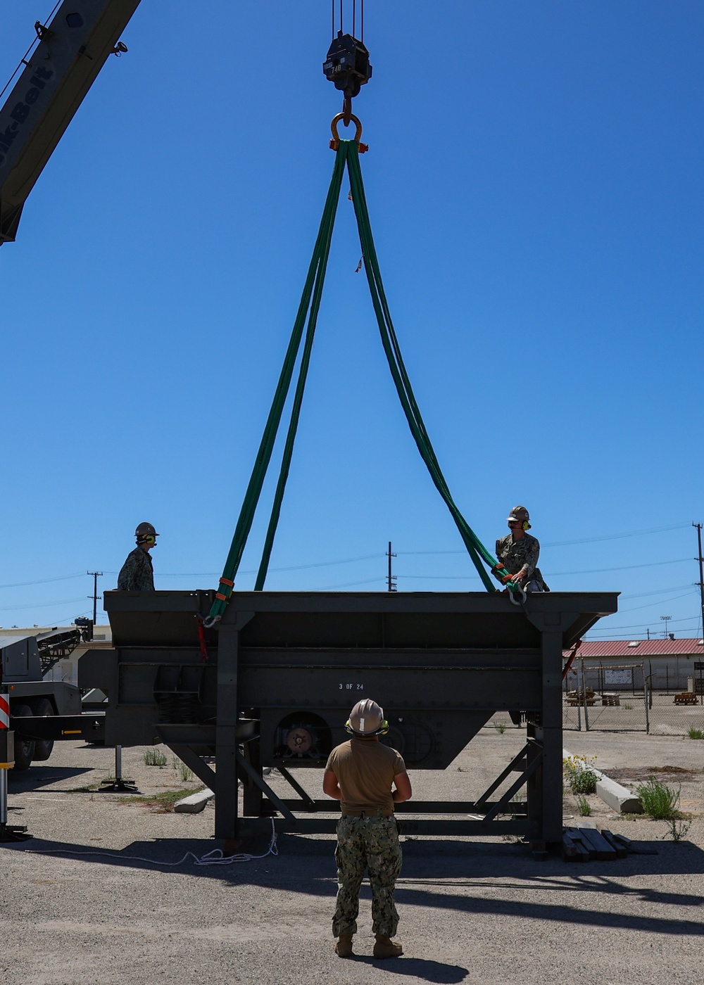 NMCB 4 Seabees Assemble Rock Breaker