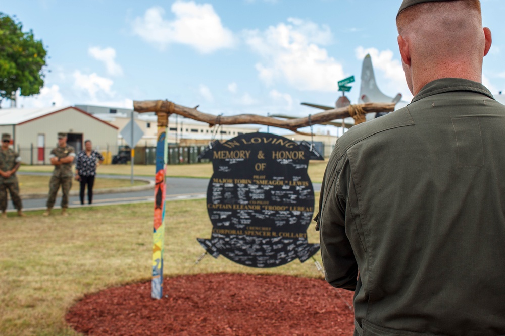 VMM-363 unveils memorial