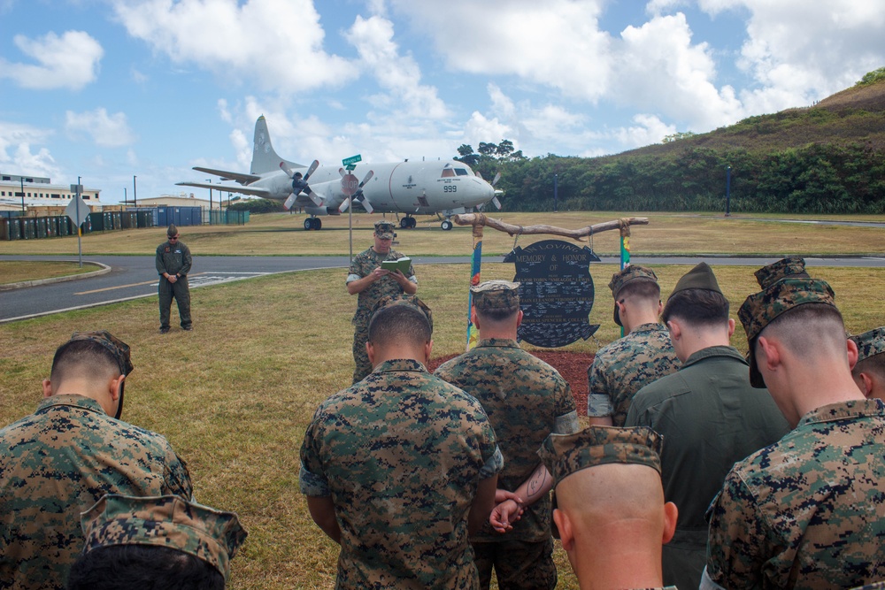 VMM-363 unveils memorial