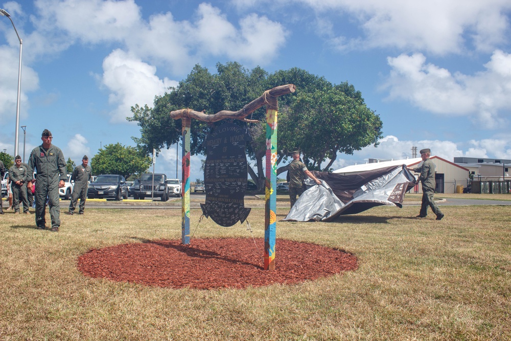 VMM-363 unveils memorial