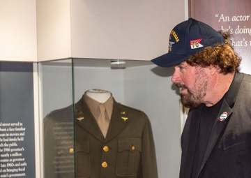 USS Ronald Reagan (CVN76) hosts Jon Voight and Sean McNamara