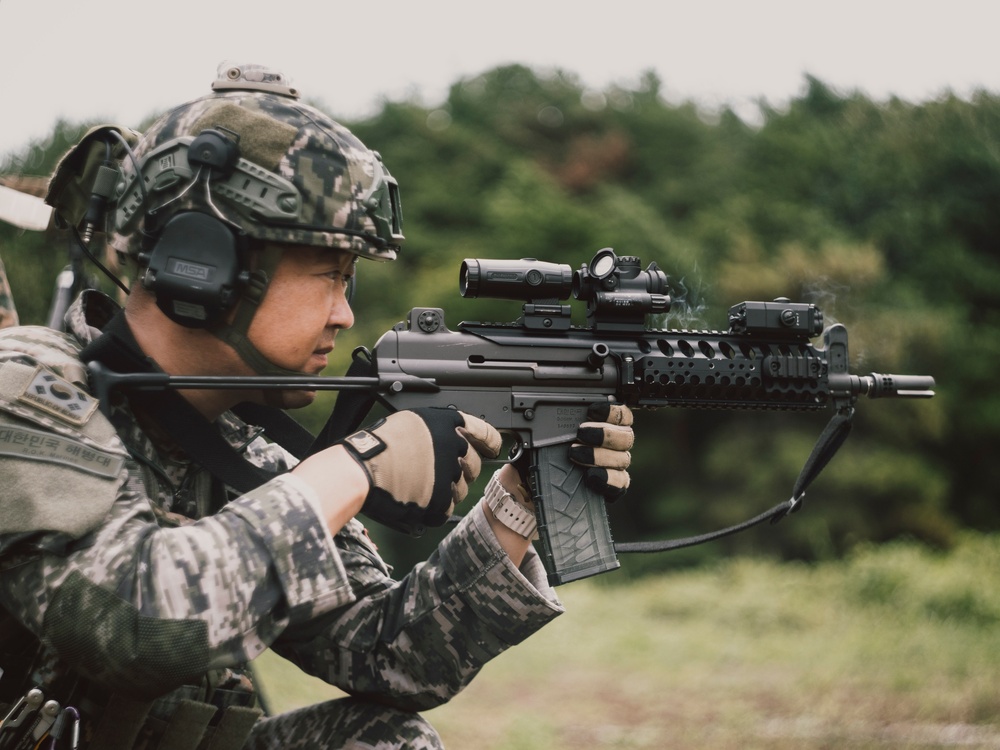 ROK, 15th MEU Recon Marines Conduct Live-Fire Ranges