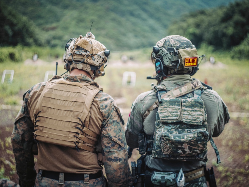 ROK, 15th MEU Recon Marines Conduct Live-Fire Ranges