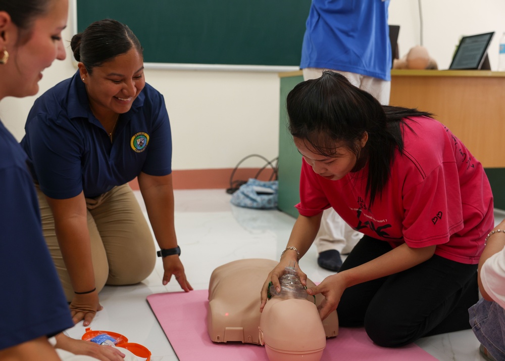 Pacific Partnership 2024-2 Medical Team Facilitates a Basic Live Support Course at DTT College
