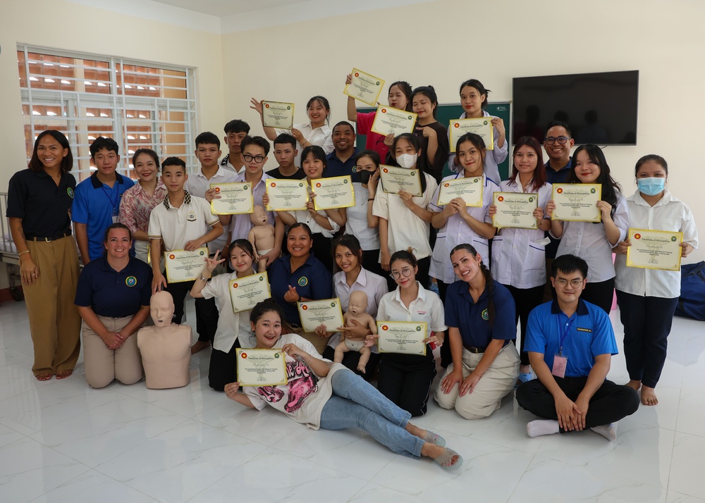 Pacific Partnership 2024-2 Medical Team Facilitates a Basic Live Support Course at DTT College