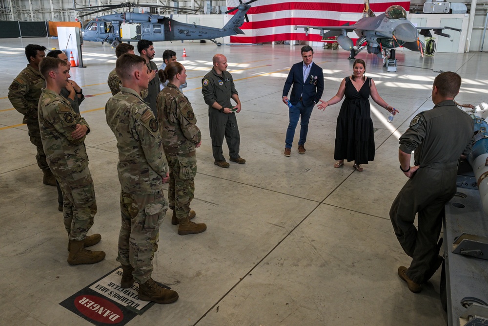 Dr. Gavulic Howk speaks with Aviano Air Base