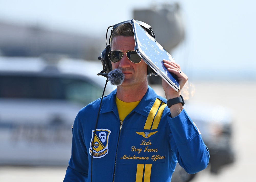 The U.S. Navy Flight Demonstration Team, the Blue Angels, perform in Wichita, Kansas at the Frontiers In Flight Air Show.