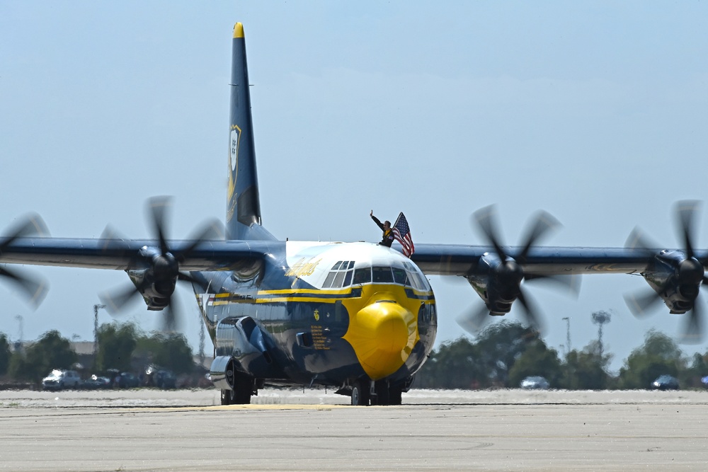 The U.S. Navy Flight Demonstration Team, the Blue Angels, perform in Wichita, Kansas at the Frontiers In Flight Air Show.