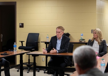 US Senator meets with Oklahoma National Guard leaders of cUAS program