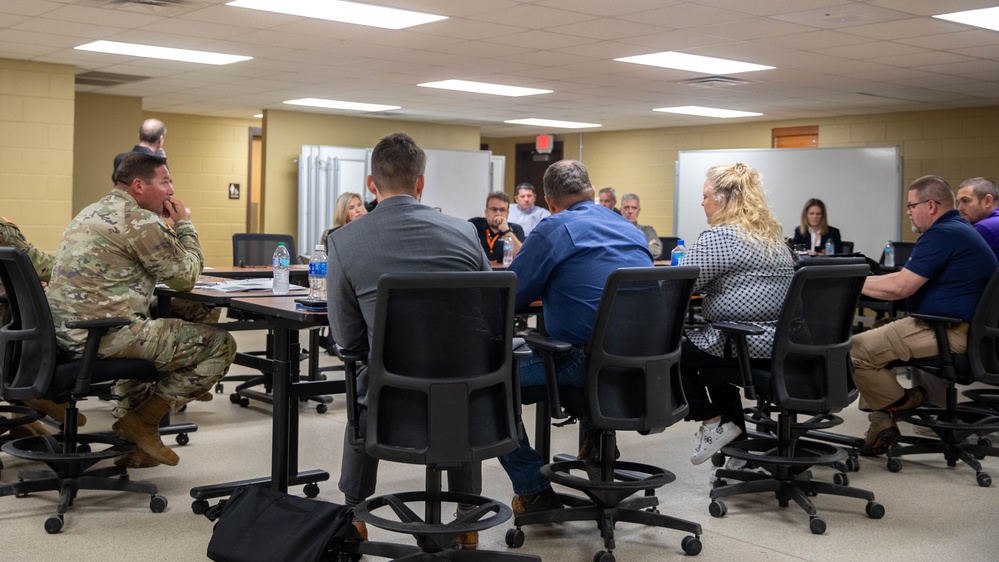 US Senator meets with Oklahoma National Guard leaders of cUAS program