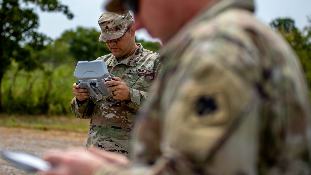 US Senator meets with Oklahoma National Guard leaders of cUAS program