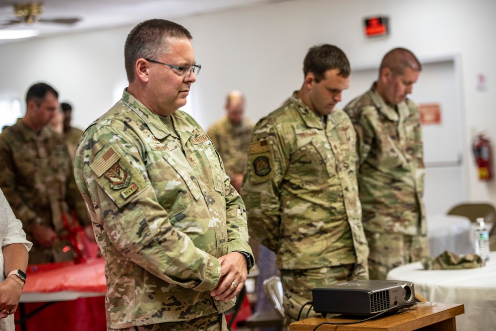 220 EIS celebrates deployers