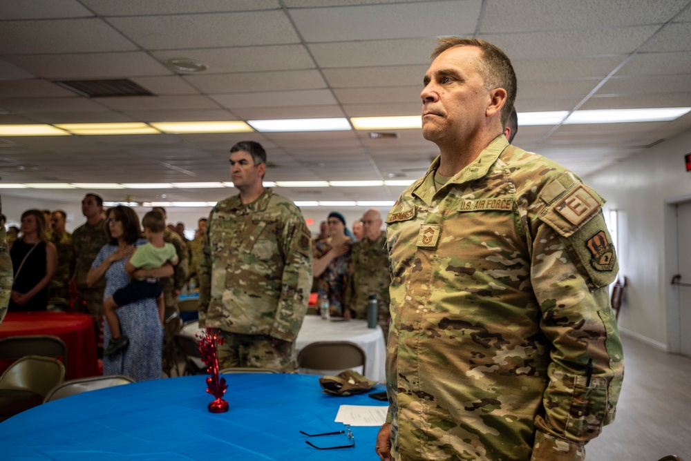 220 EIS celebrates deployers