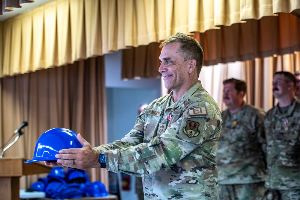 220 EIS celebrates deployers