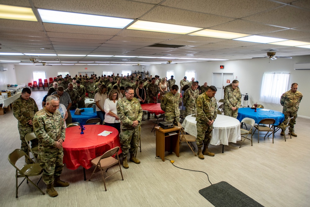 220 EIS celebrates deployers